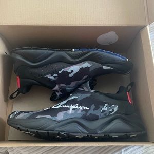 Size 7 youth camo champion shoes